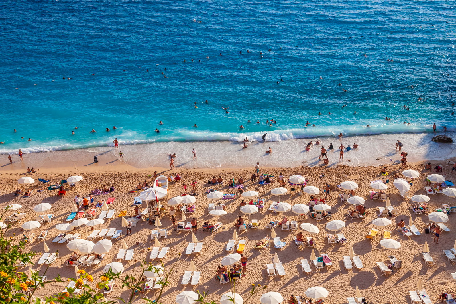 Crowdy beach in Turkey