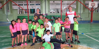 Soccer team photo and volunteer in Costa Rica