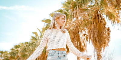 Vrouw op een zonnige dag