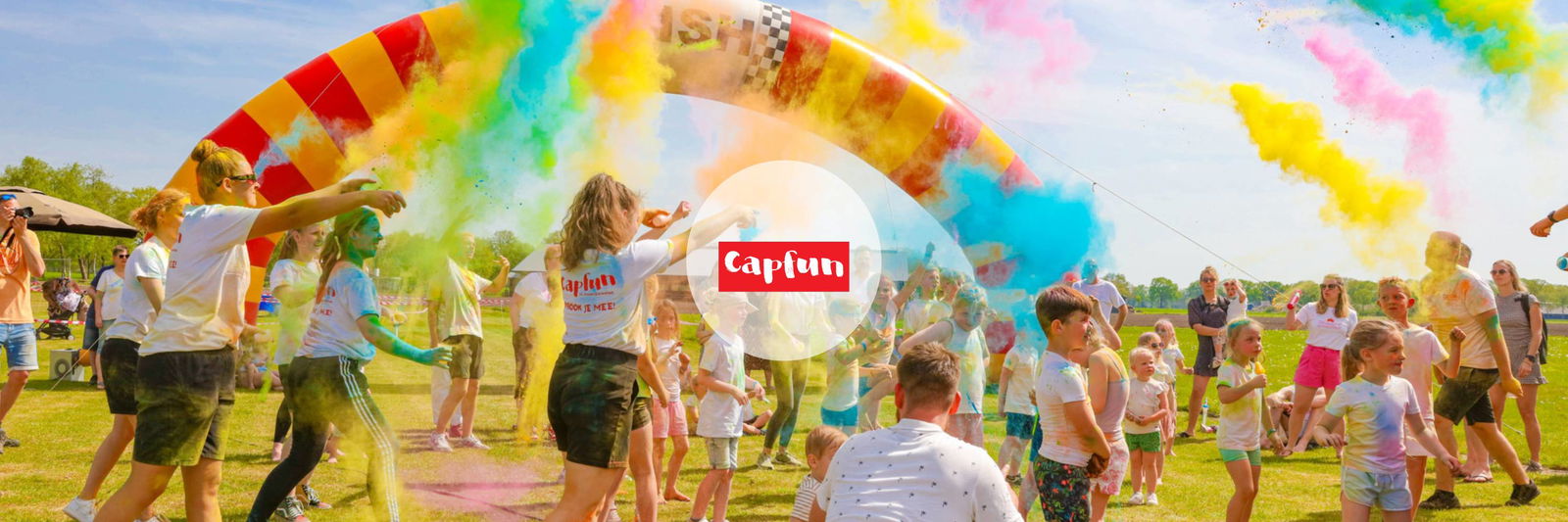 Panoramablick vom Campingplatz mit Logo in der Mitte