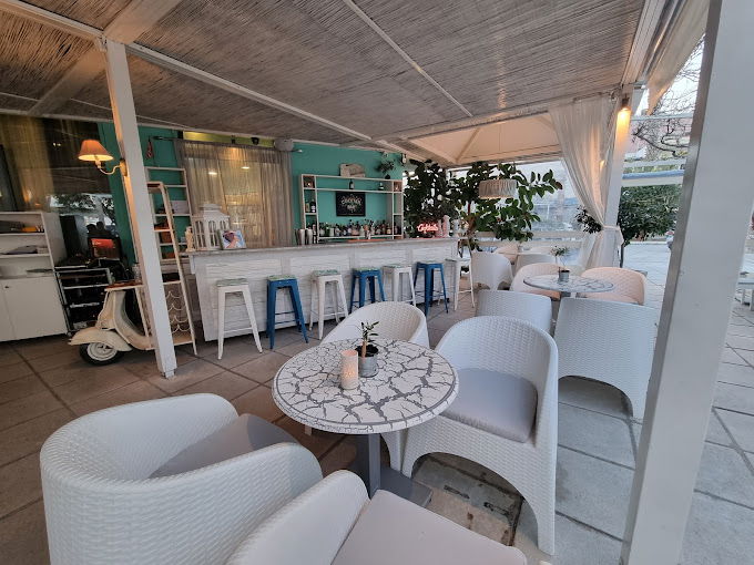 Gallery photo alt text