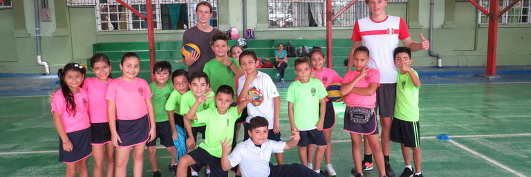 Soccer team photo and volunteer in Costa Rica