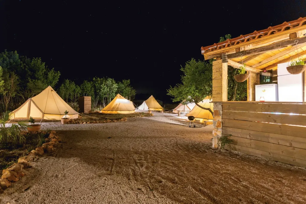 Gallery photo alt text