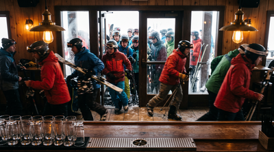 Het exacte moment waarop de après-ski-rush om 3 uur naar binnen stroomt, nog in volledige ski-uitrusting.